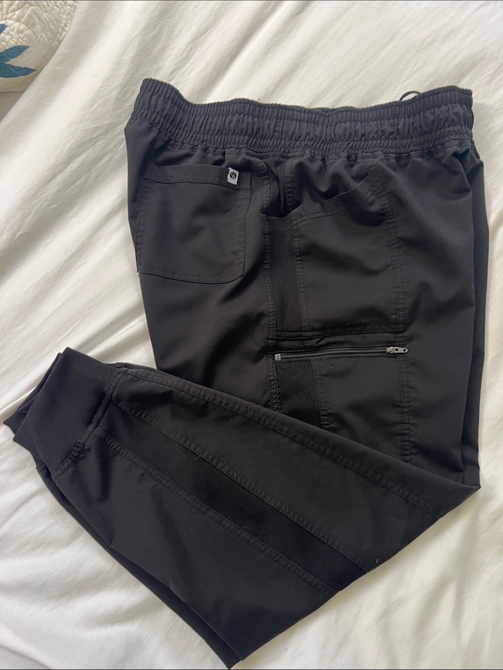 Scrubology women’s Black Jogger scrub Pants size Large Petite